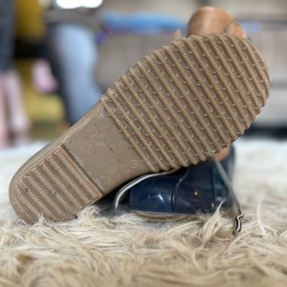 JustFab navy duck boots - Picture 4 of 4